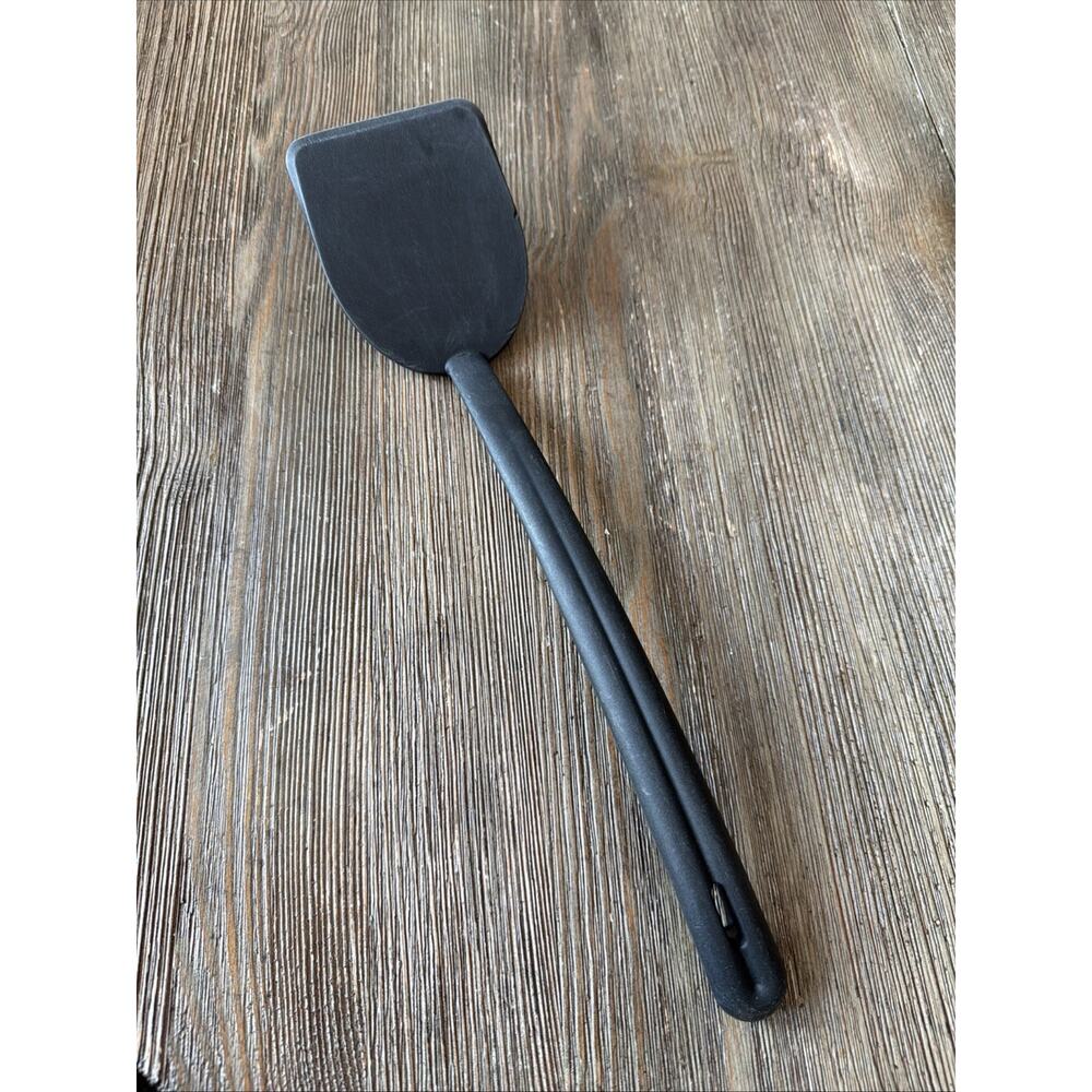 Tupperware Black Nylon Solid Spatula Plastic Lightweight Flipper